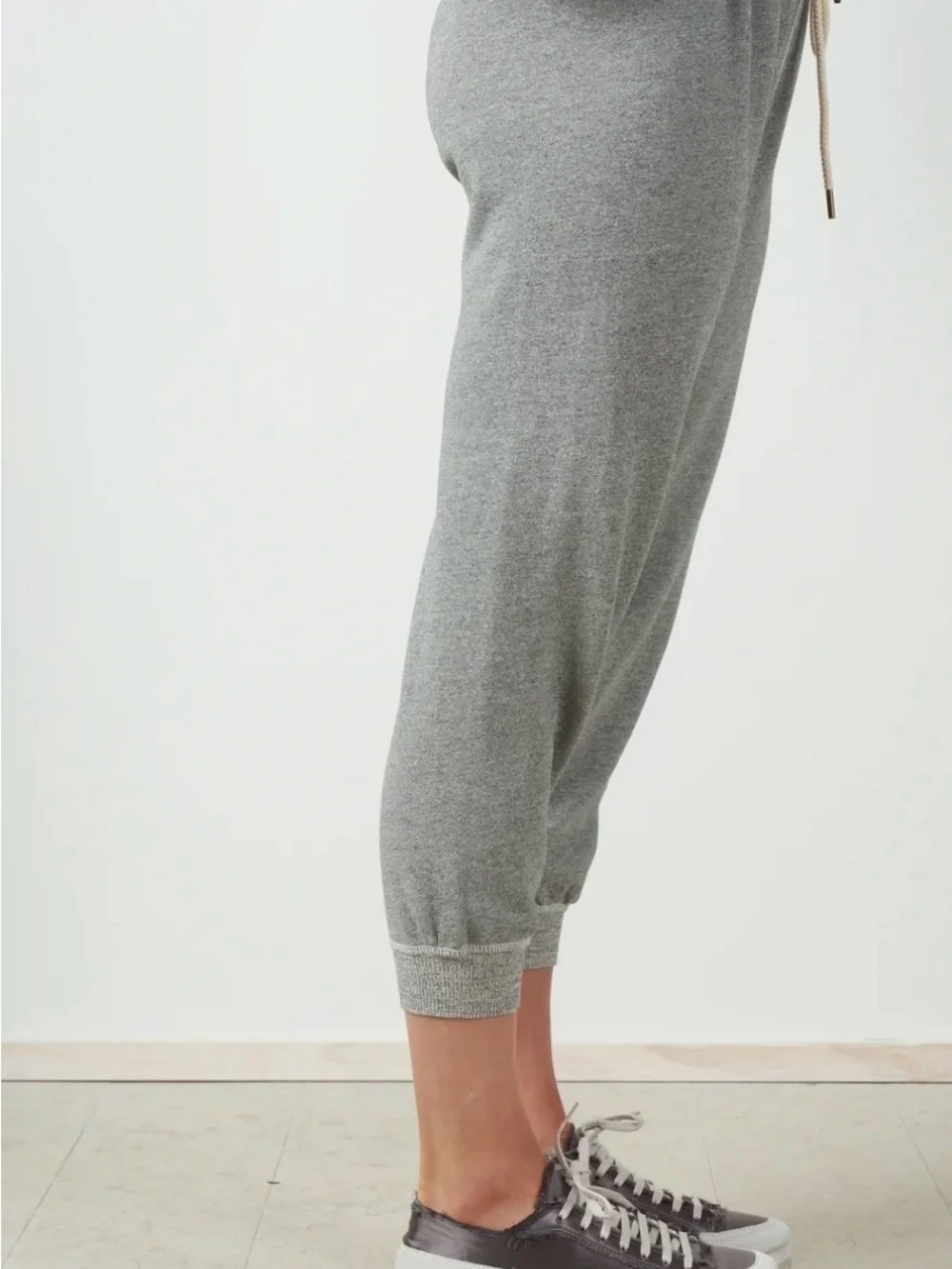 NWT The Great the cropped sweatpant - varsity grey size medium (2)